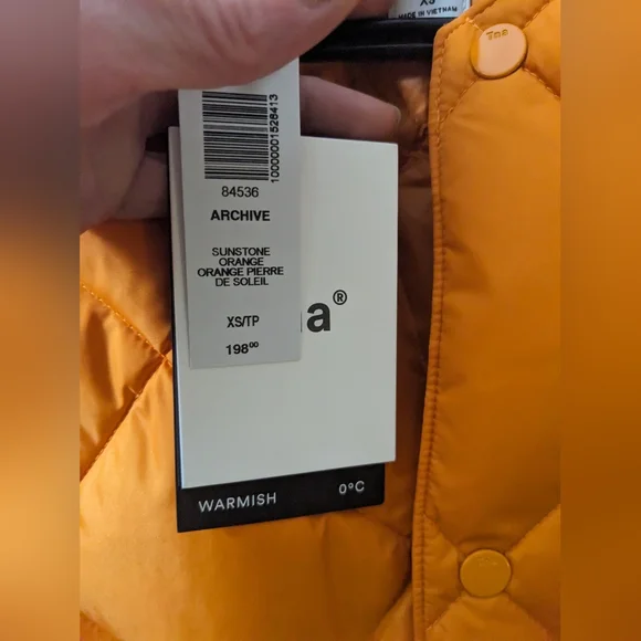 SOLD⭐⭐Sunstone orange quilted TNA jacket size xs perfect condition new with tags - Picture 2 of 5